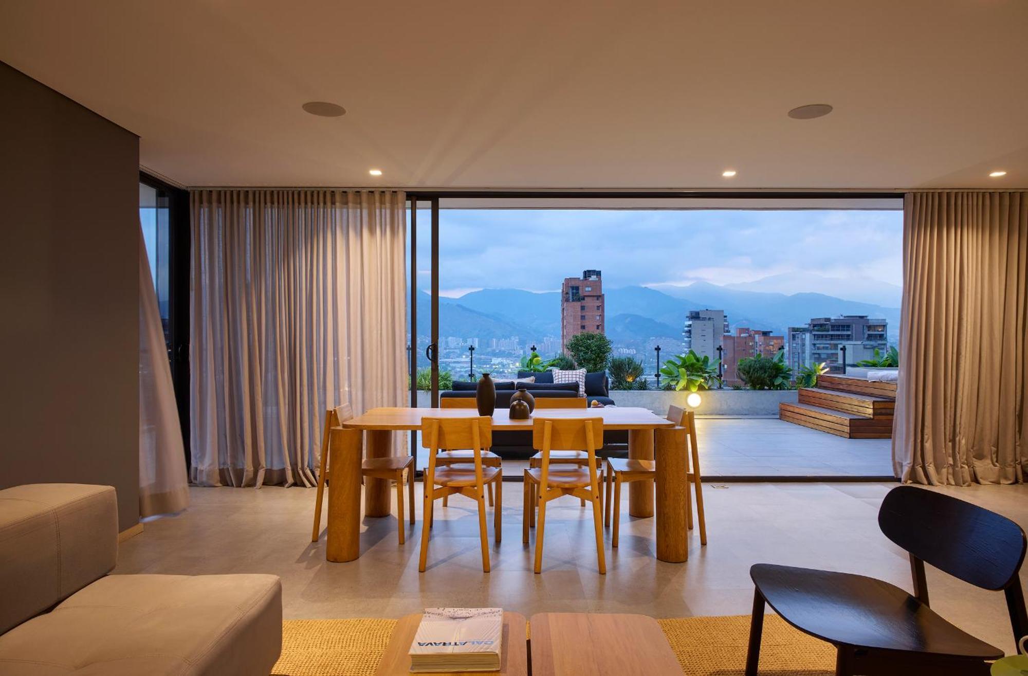 Wake Living Aparthotel Medellin Exterior photo