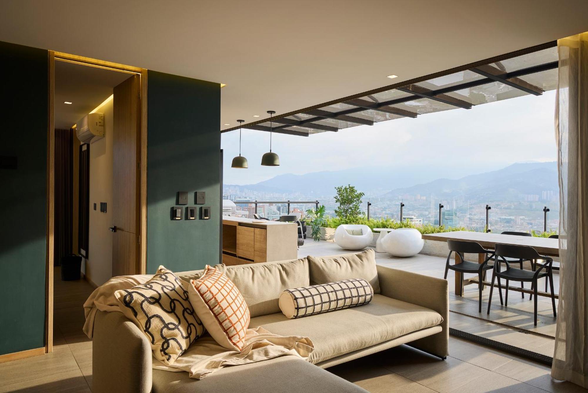Wake Living Aparthotel Medellin Exterior photo